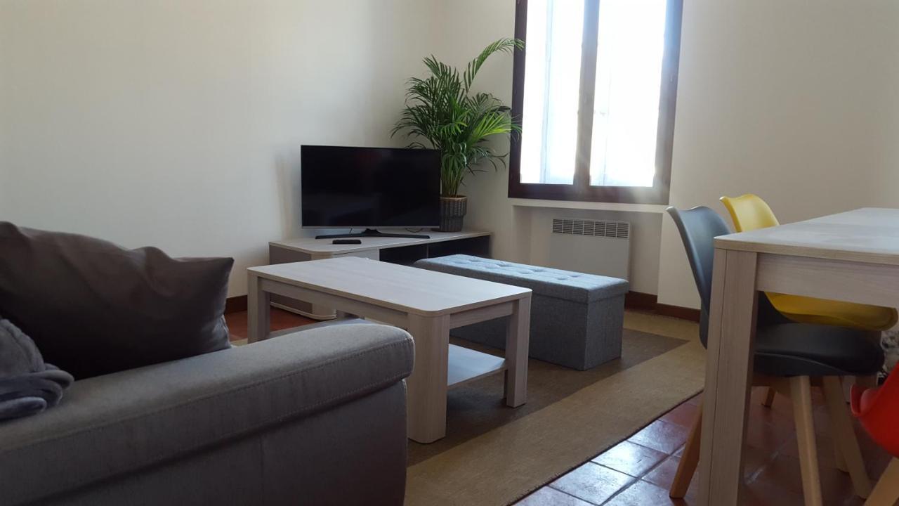 Appartement Au Coeur De カルカソンヌ エクステリア 写真